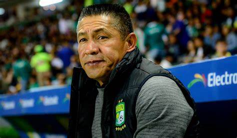 Entrenador Ignacio Ambriz